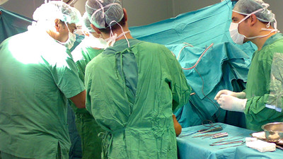 Doktorlara futbolcu gibi bonservis!