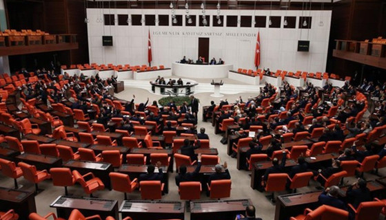 Emeklilikte yaşa takılanların gözü Meclis'te