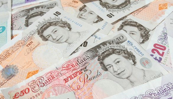 Sterlinin volatilitesi 2 yılın zirvesinde