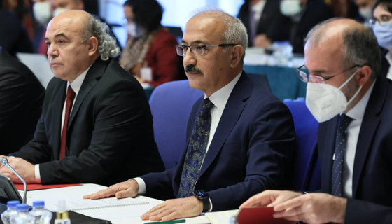 Bakan Elvan'dan döviz kuru açıklaması