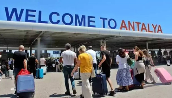 Antalya'da tüm zamanların yolcu rekoru kırıldı