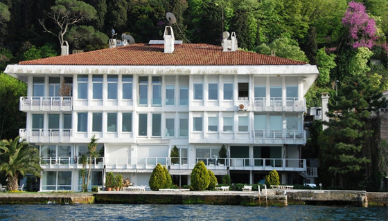 Hangi zenginin kaç yalısı var?