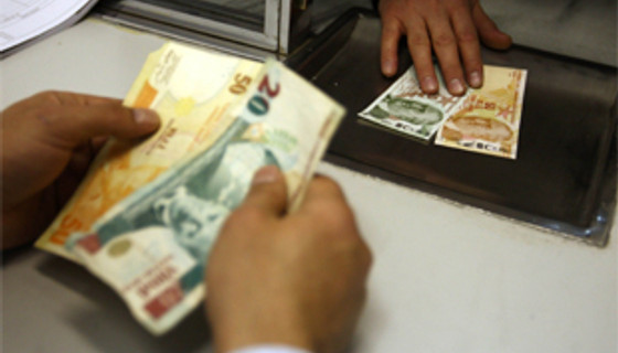 Fransa'da memur maaşları donduruldu!