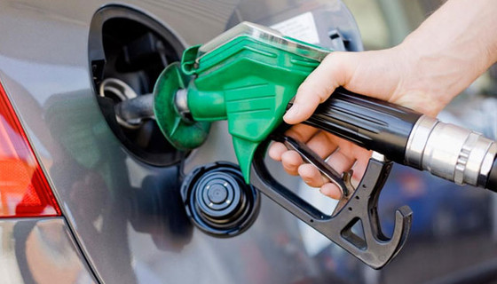 Akaryakıtta indirim üstüne indirim