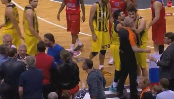 Rus taraftardan özür diledi!