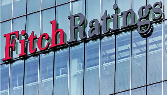 Fitch İngiltere'nin kredi notunu düşürdü