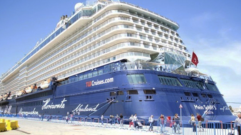 Sezonun ilk kruvaziyeri Antalya'ya geldi