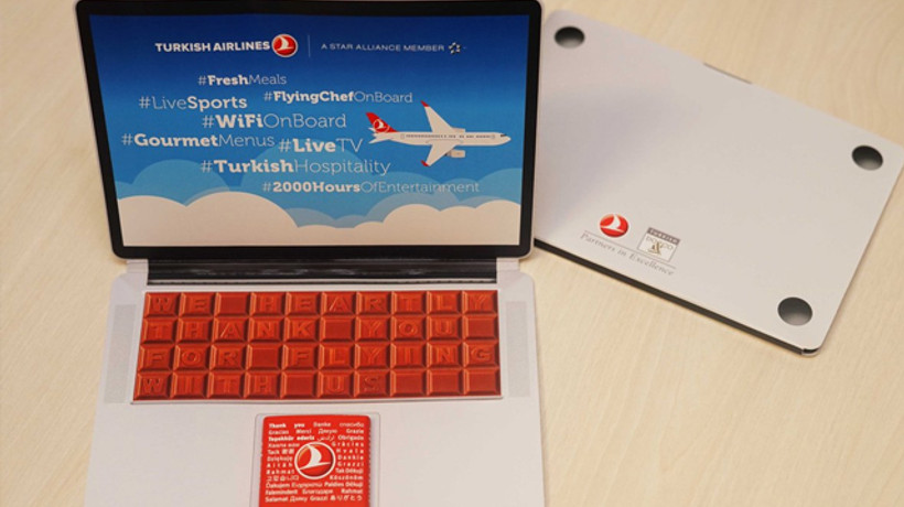 THY'den yolcularına Laptop şeklinde çikolata
