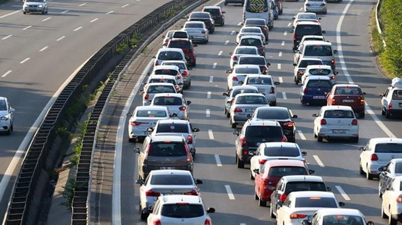 Türkiye'de yaklaşık 7 kişiye bir otomobil düşüyor
