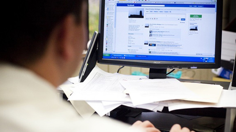 Facebook'tan ek iş yaptı, tazminatsız kovuldu