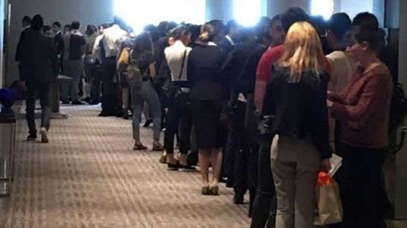 7500 lira maaşı duyan yüzlerce kişi sıraya girdi!