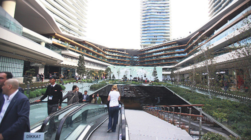 Ünlü işadamından Zorlu Center'a dava