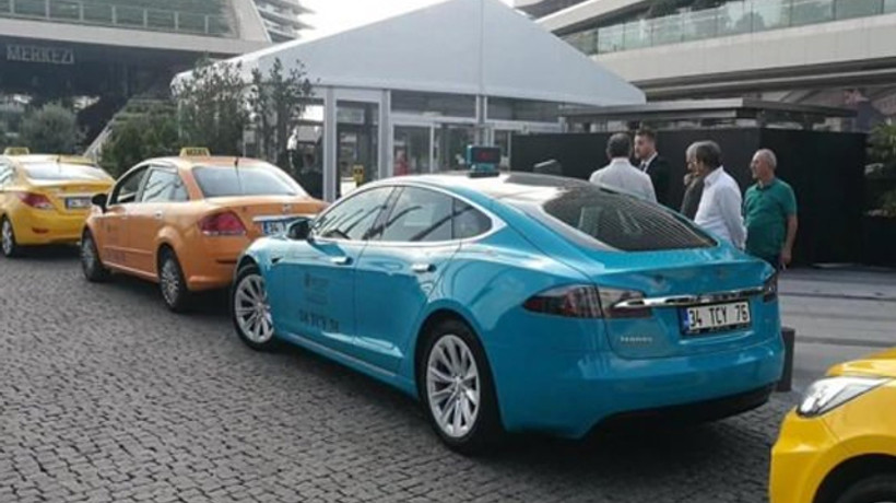 İstanbul'daki taksilerin rengi değişiyor