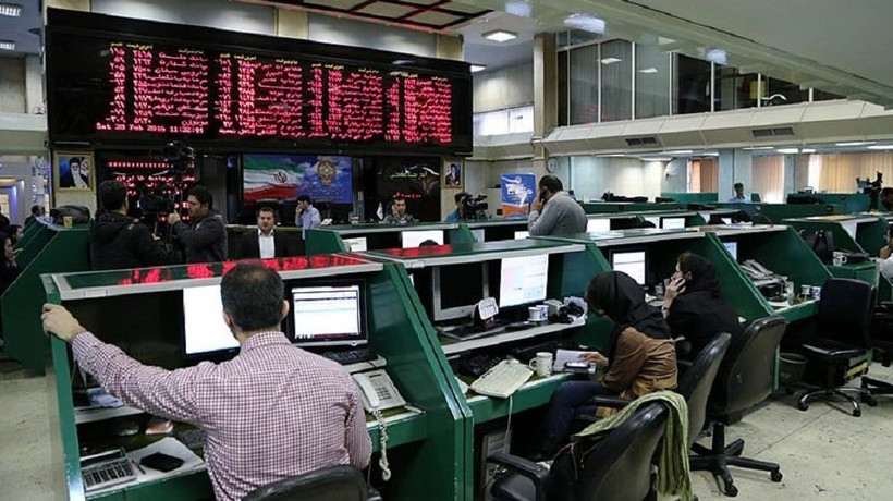 İran, ilk defa petrolü borsada satışa sundu