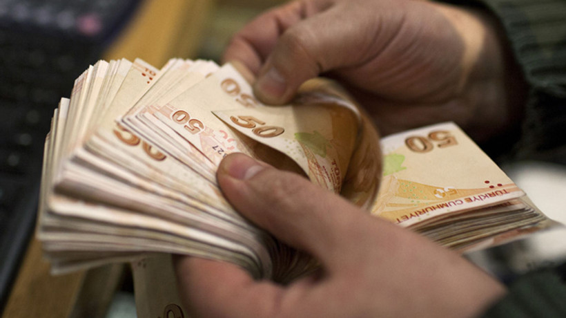 Çalışan anneye 8 bin lira