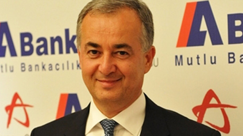 Duayen bankacıdan şok karar!