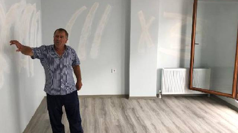 Kapıyı açtı, evini bu halde buldu