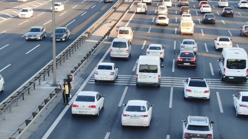 Otoyollardaki seyyar satıcılar ne kadar kazanıyor?