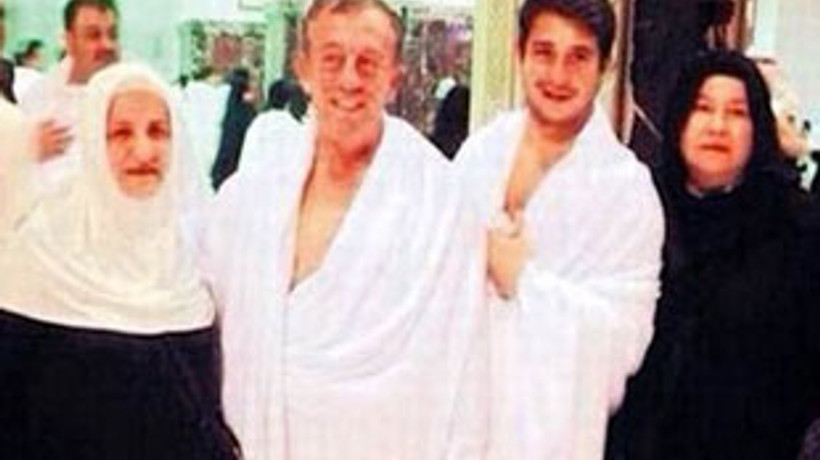 Ali Ağaoğlu'ndan Umre pozu