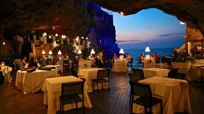 Bilim Kurulu'ndan restoranlara '1 metre' uyarısı