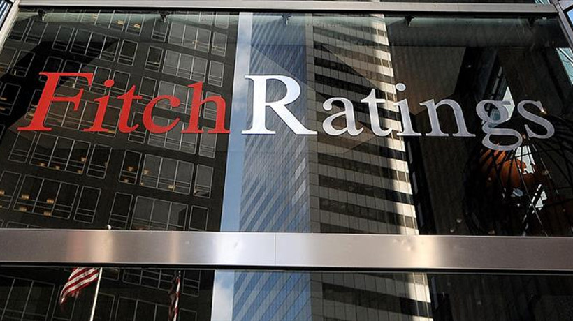 Fitch, İtalya'nın kredi notunu düşürdü