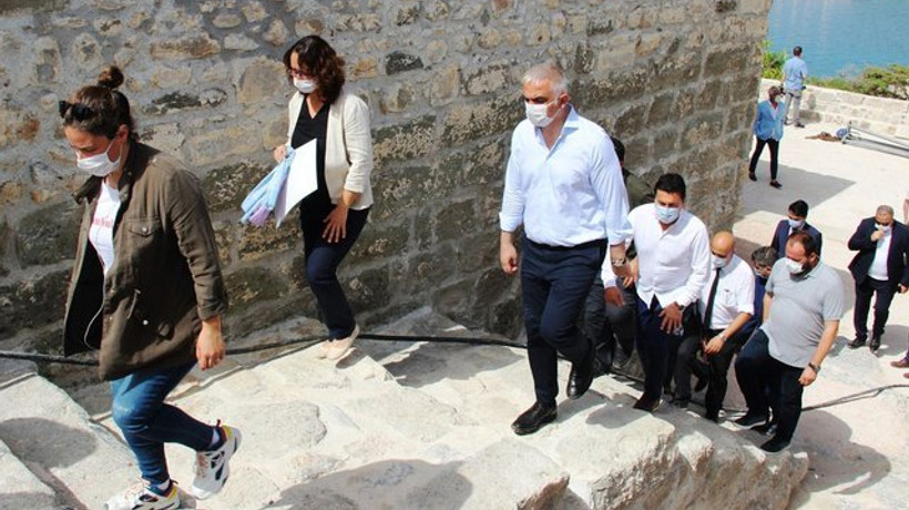 Kültür ve Turizm Bakanı Ersoy, Bodrum Kalesi'nde incelemelerde bulundu
