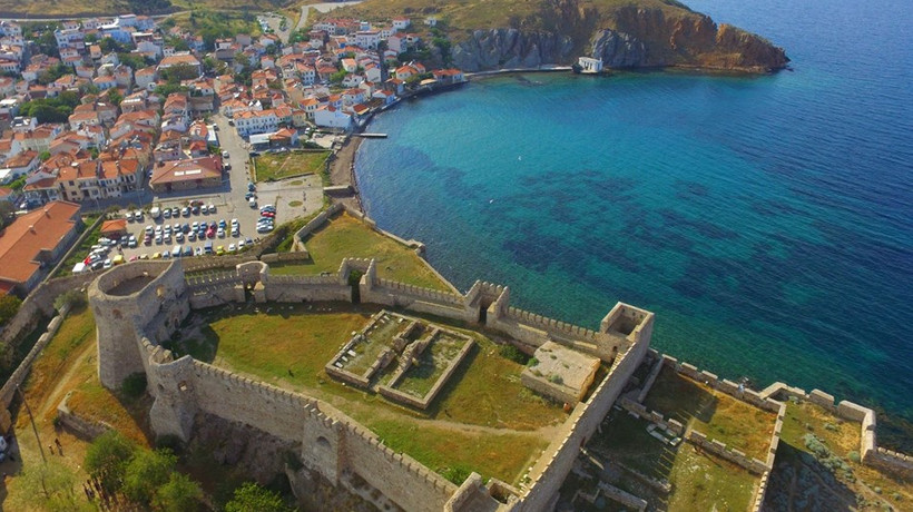Gökçeada ve Bozcaada kendi elektriğini üretecek