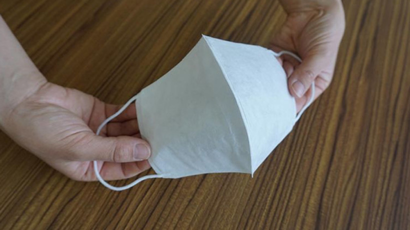 Geri dönüşüm yazıcısıyla koruyucu maske ürettiler