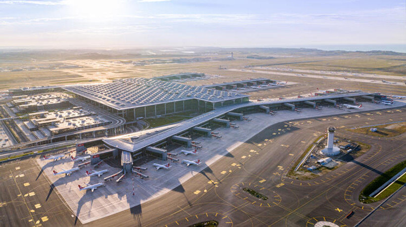 İstanbul Havalimanı'nda 65 yaş üstü yolculara ayrıcalıklı hizmet