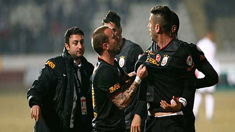 Burak Yılmaz'dan ünlü oyuncuya teklif