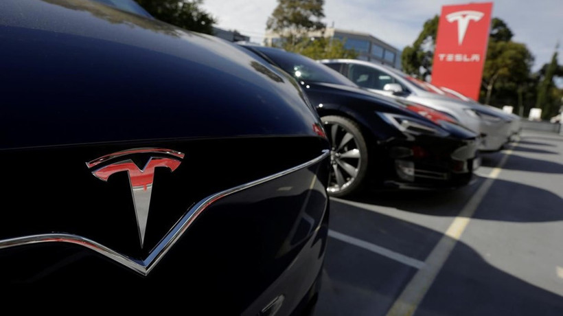 Tesla hisseleri 2 bin doları aşarak rekor kırdı