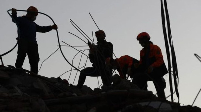 'Tüm yöneticiler ile birlikte deprem bölgesindeyiz'