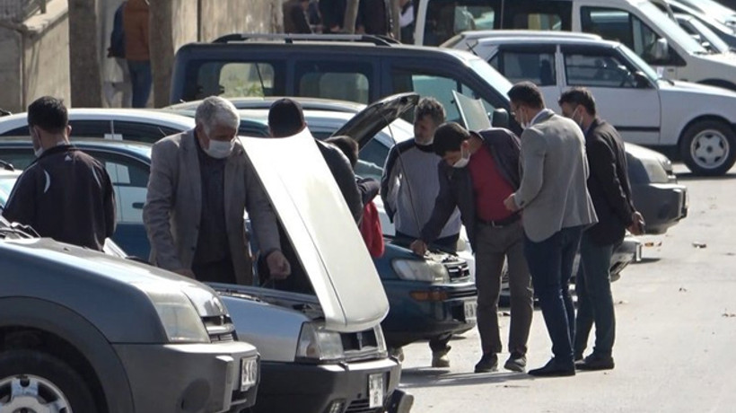 İkinci el oto fiyatları el yakmaya devam ediyor