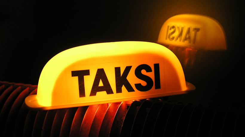 Yolcu beğenmeyen taksiye rekor ceza!