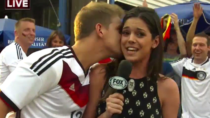 Canlı yayında olay: Kadın spikerin zor anları