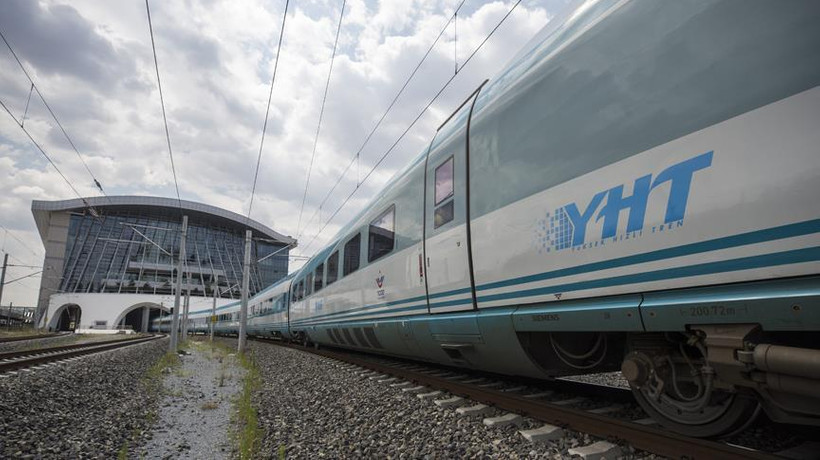 Yeniden başlayan tren seferleri vatandaşı sevindirdi