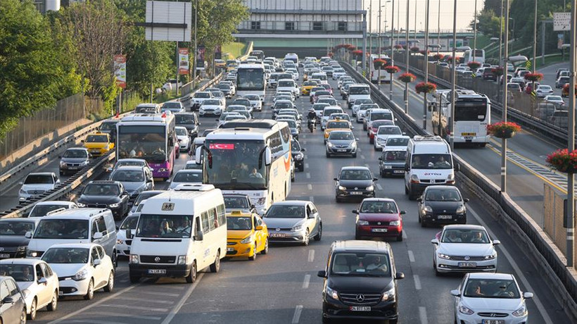 Trafiğe ilk 6 ayda 607 bin aracın kaydı yapıldı