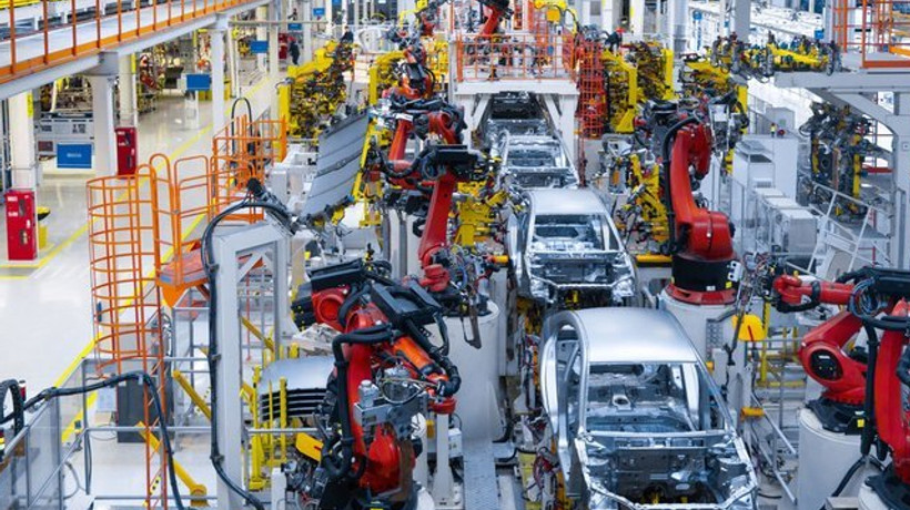 Üretim otomobilde düştü ticaride arttı