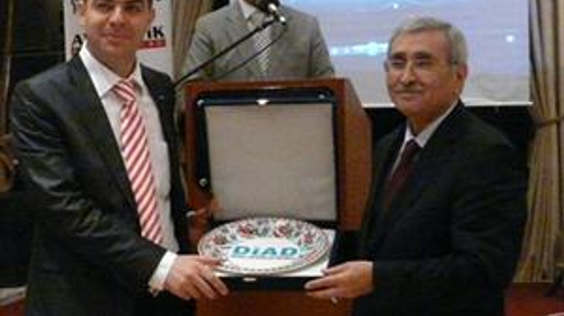 Durmuş Yılmaz: Kriz henüz sona ermedi