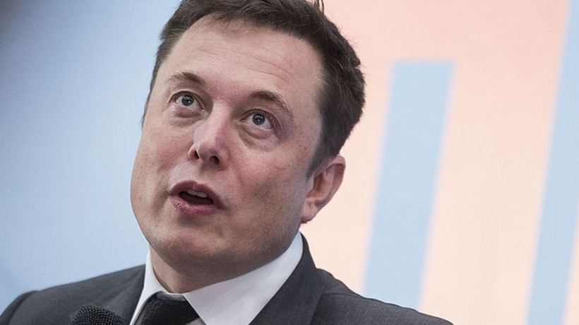 Elon Musk, Tesla hisselerinin yaklaşık 4 milyar dolarını sattı