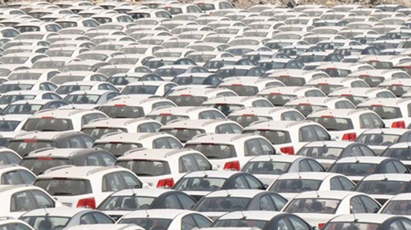 Suriye'nin 4 bin otomobili limanda bekliyor