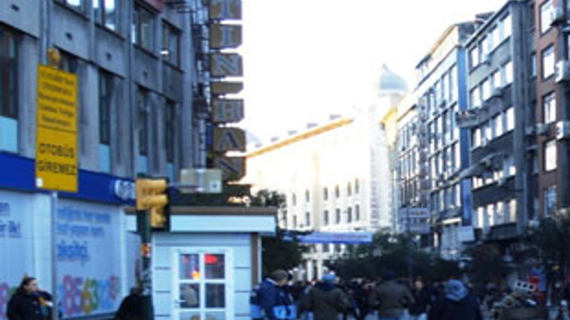 DOĞUBANK'A KAÇAK EŞYA BASKINI!