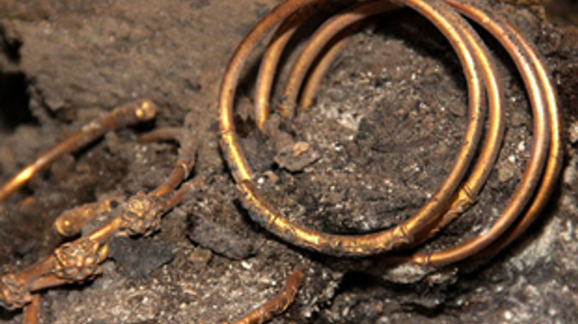 Dibimizde 2400 yıllık hazine çıktı!