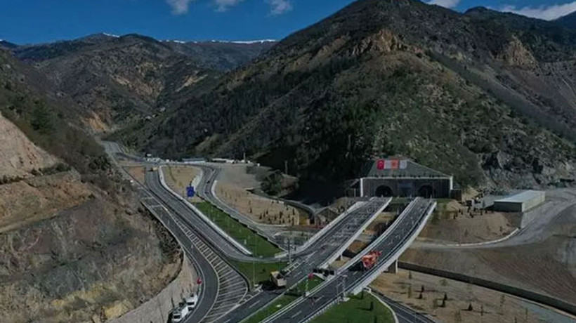 Ulaştırma Bakanı Uraloğlu: Yeni Zigana Tüneli'nden 1.5 ayda 251 bin araç geçti