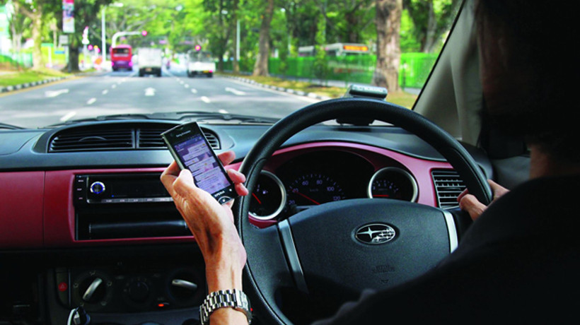 Trafikte telefonla konuşanlar dikkat!