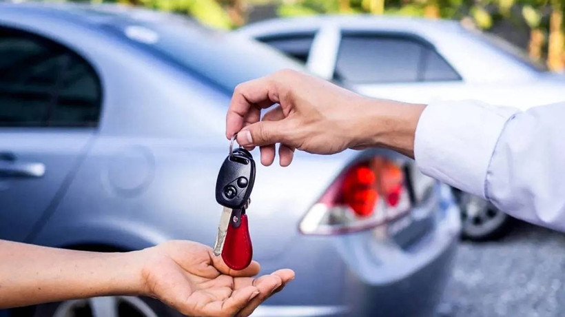 Otomobil satışları neredeyse durdu | İkinci elde lüks araç satışı yapılmıyor