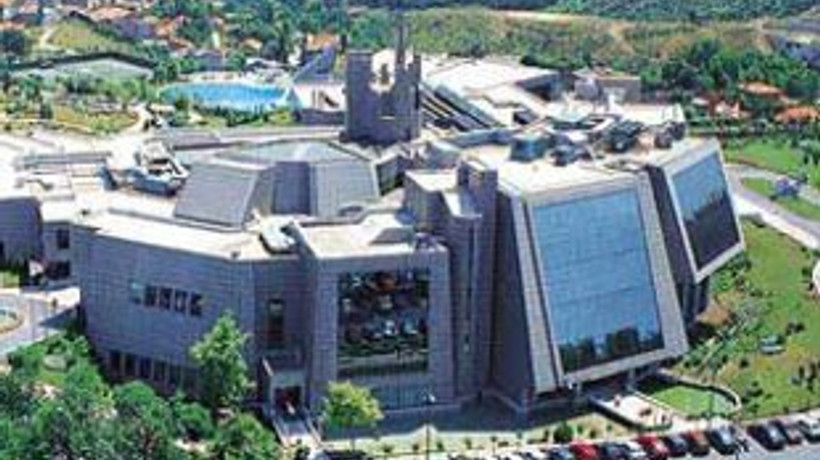 Rekabetin göbeğine rekabetsiz logo!