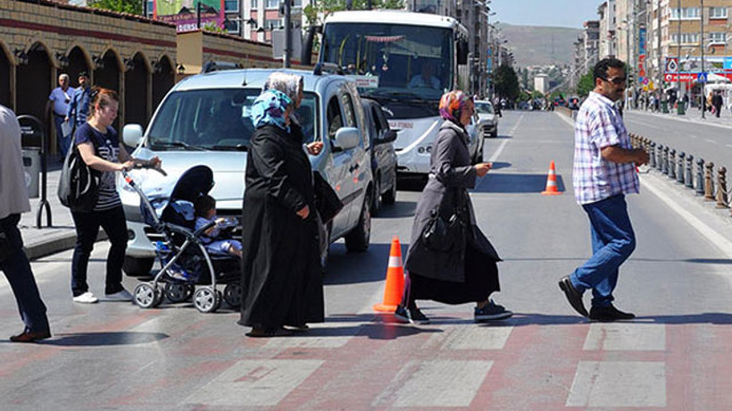 Yayaya yol vermeyen sürücülere ceza yağdı