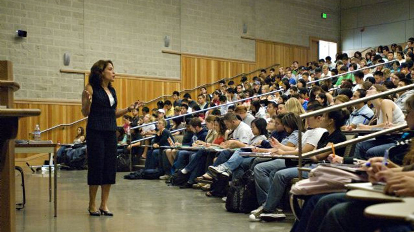 Akademisyenlere zam genel kuruldan geçti