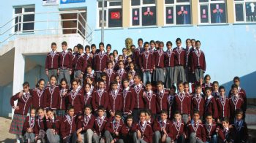 Kıyafet zorunluluğu yok, türban serbest